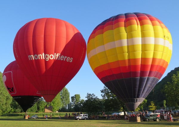 Montgolfières au décollage